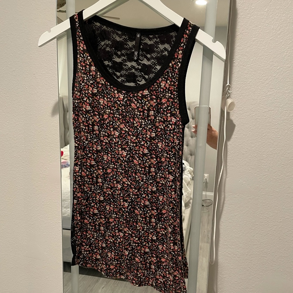 Floral lace top